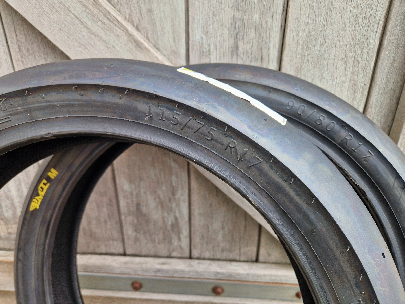 Nieuwe set PMT slicks M Moto3 banden, Ophalen
