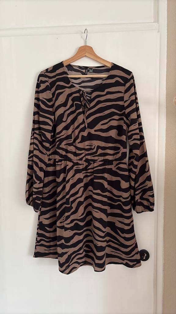 Vero Moda kortje jurk maat L, Overige kleuren, Maat 42/44 (L), Nieuw, Ophalen of Verzenden