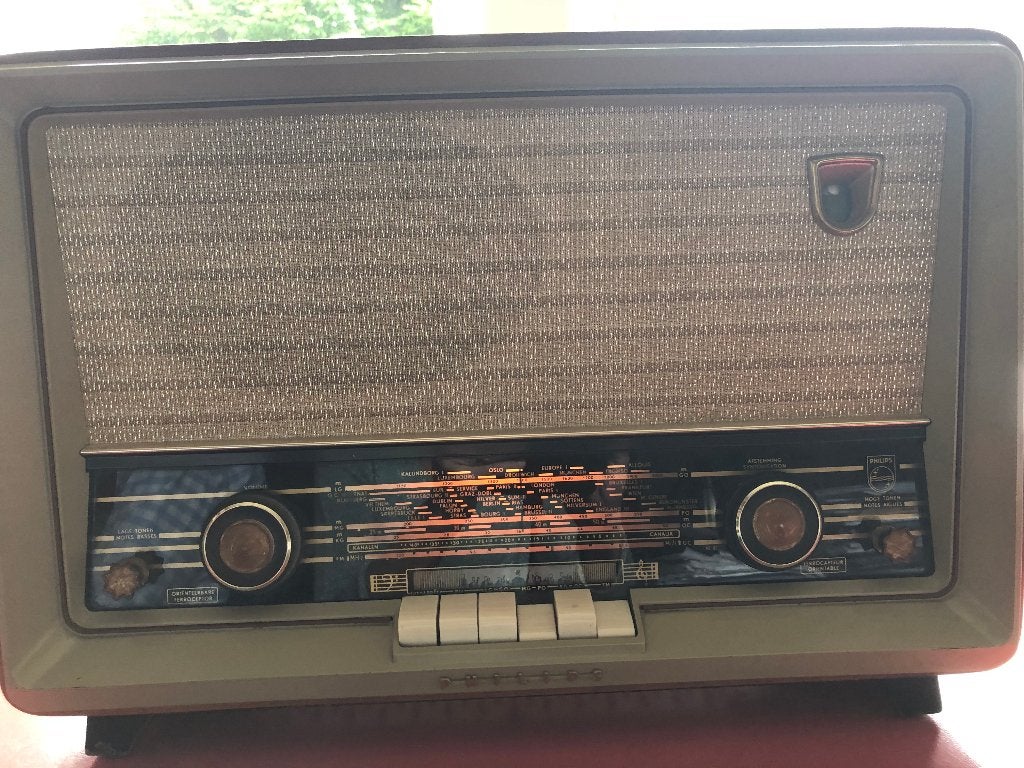Philips werkende vintage houten buizenradio, Ophalen, Zo goed als nieuw, Radio