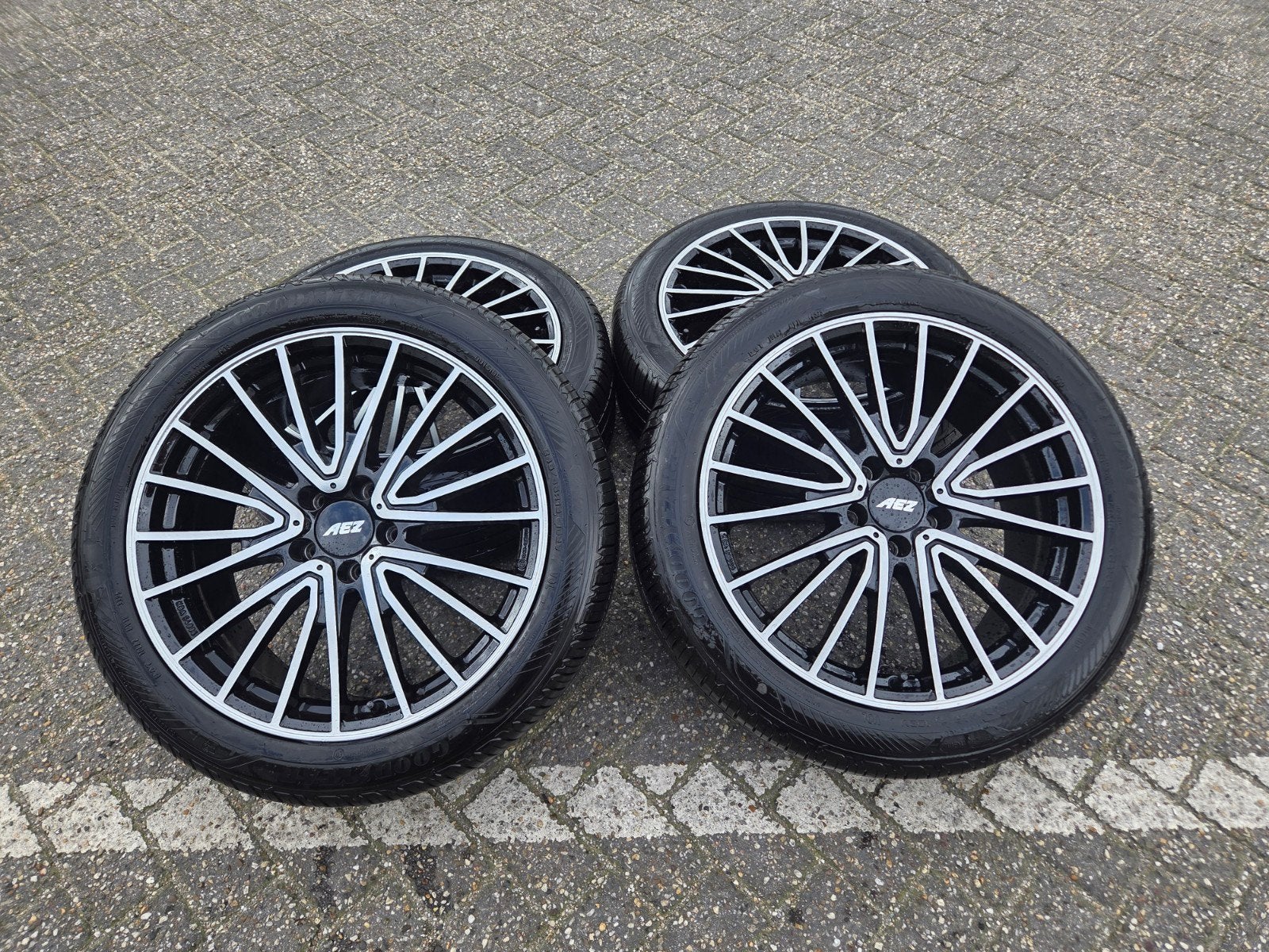 Nieuwstaat AEZ velgen 19 inch 5x 112 met banden, Banden en Velgen, Personenwagen, Zomerbanden, Ophalen