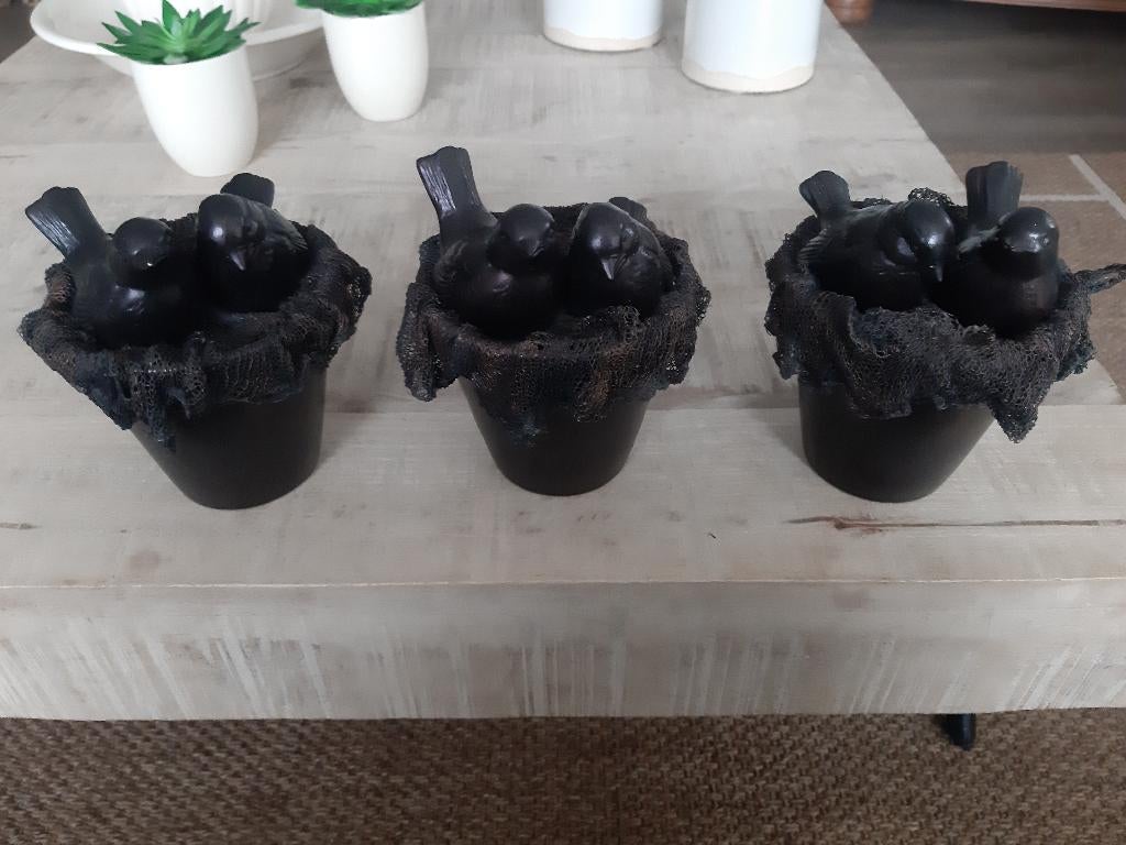 3 bruine bloempotten met stenen vogels, Huis en Inrichting, Woonaccessoires | Overige, Ophalen, Zo goed als nieuw