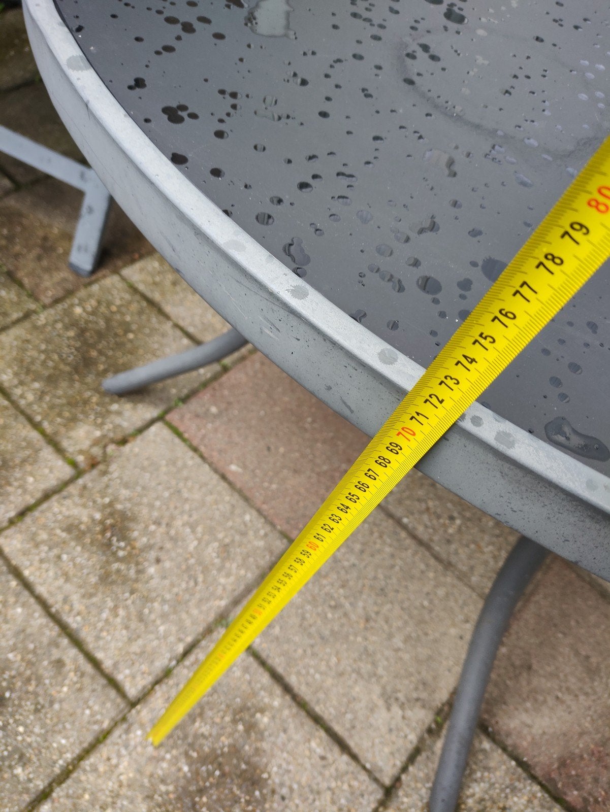 Ronde tuintafel met glazen blad en metalen onderstel, Ophalen, Gebruikt, Rond, Metaal