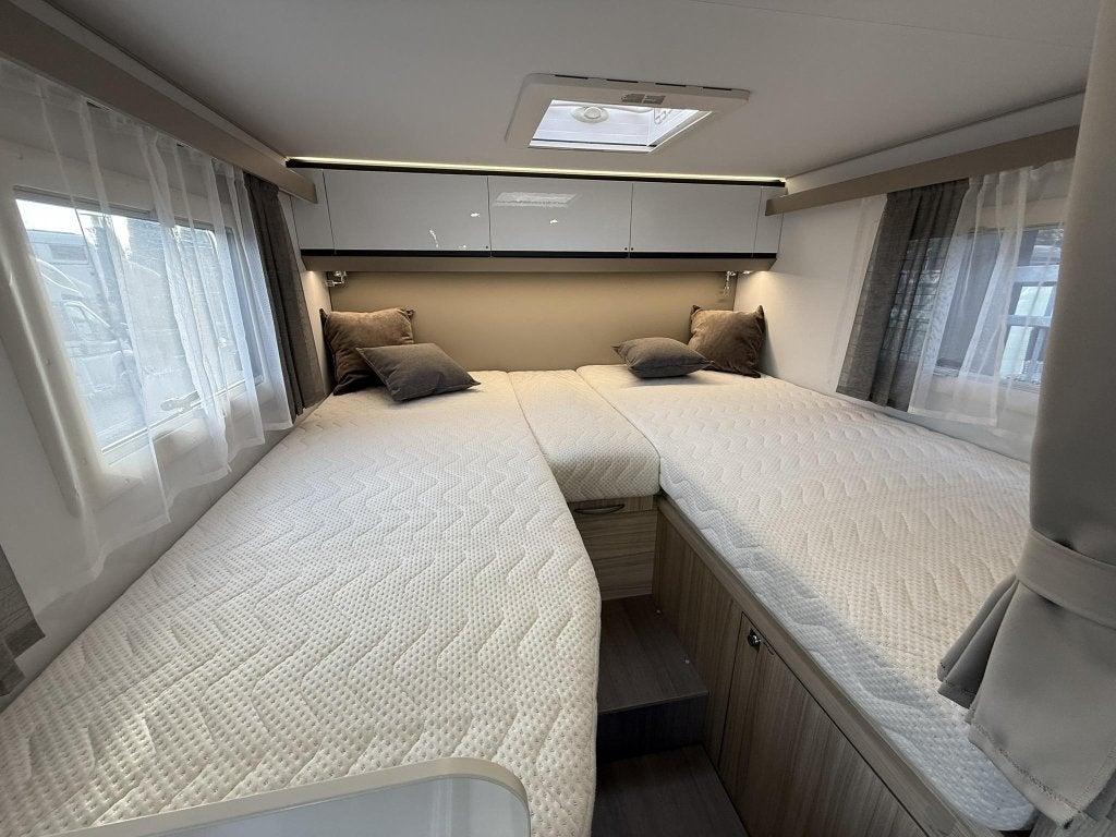 Foto 20 van Adria Compact SL - 2024 - Lengtebedden - kleine camper