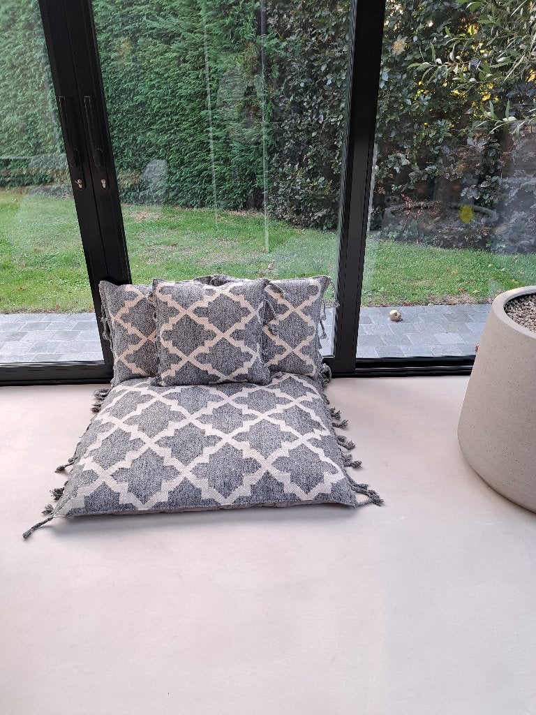 Prachtig woonkussen/vloerkussen/poef met sierkussens!, Huis en Inrichting, Ophalen, Handgemaakt, Vierkant, Zo goed als nieuw