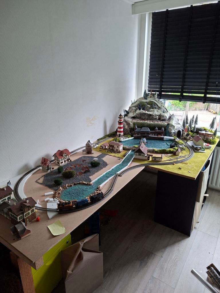 Piko trein,rails plus tafel, Ophalen, Gelijkstroom, Overige merken