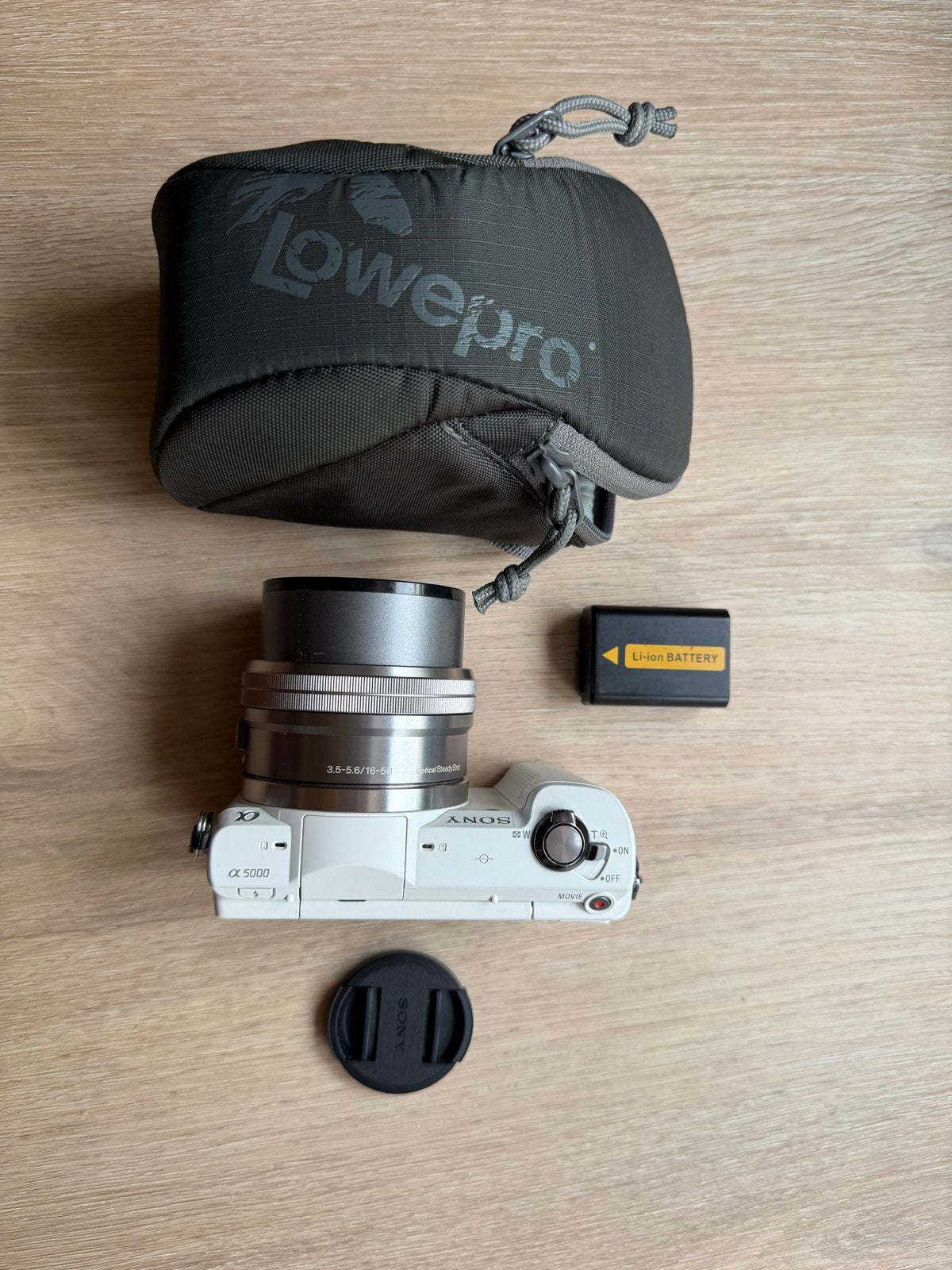 Sony A5000 Systeemcamera met 16-50mm Lens, Audio, Tv en Foto, Ophalen, Beeldstabilisatie, Zo goed als nieuw, Accu