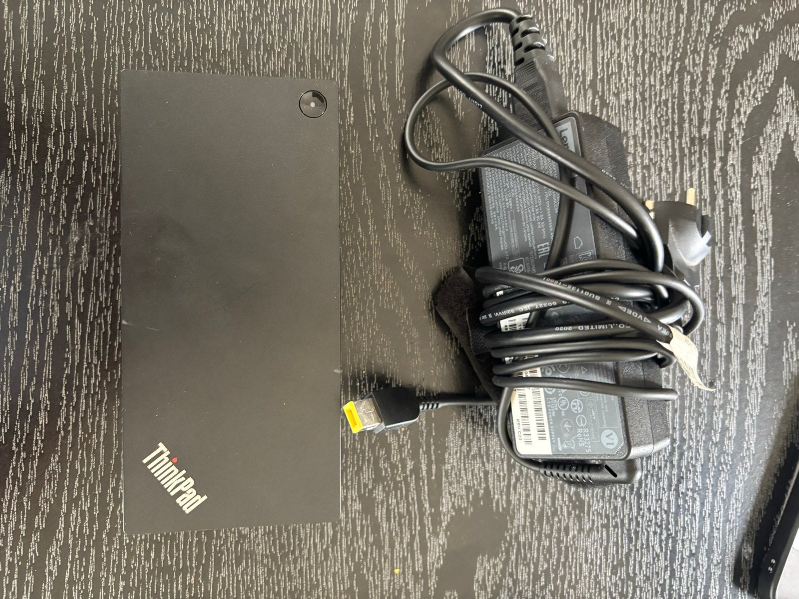 Lenovo ThinkPad Docking Station met Oplader, Ophalen of Verzenden, Zo goed als nieuw, Docking station, Laptop
