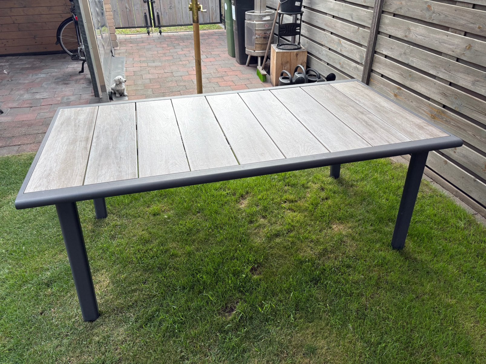 Mooie tuintafel met stenen blad, Tuin en Terras, Ophalen, Zo goed als nieuw, Rechthoekig, Aluminium