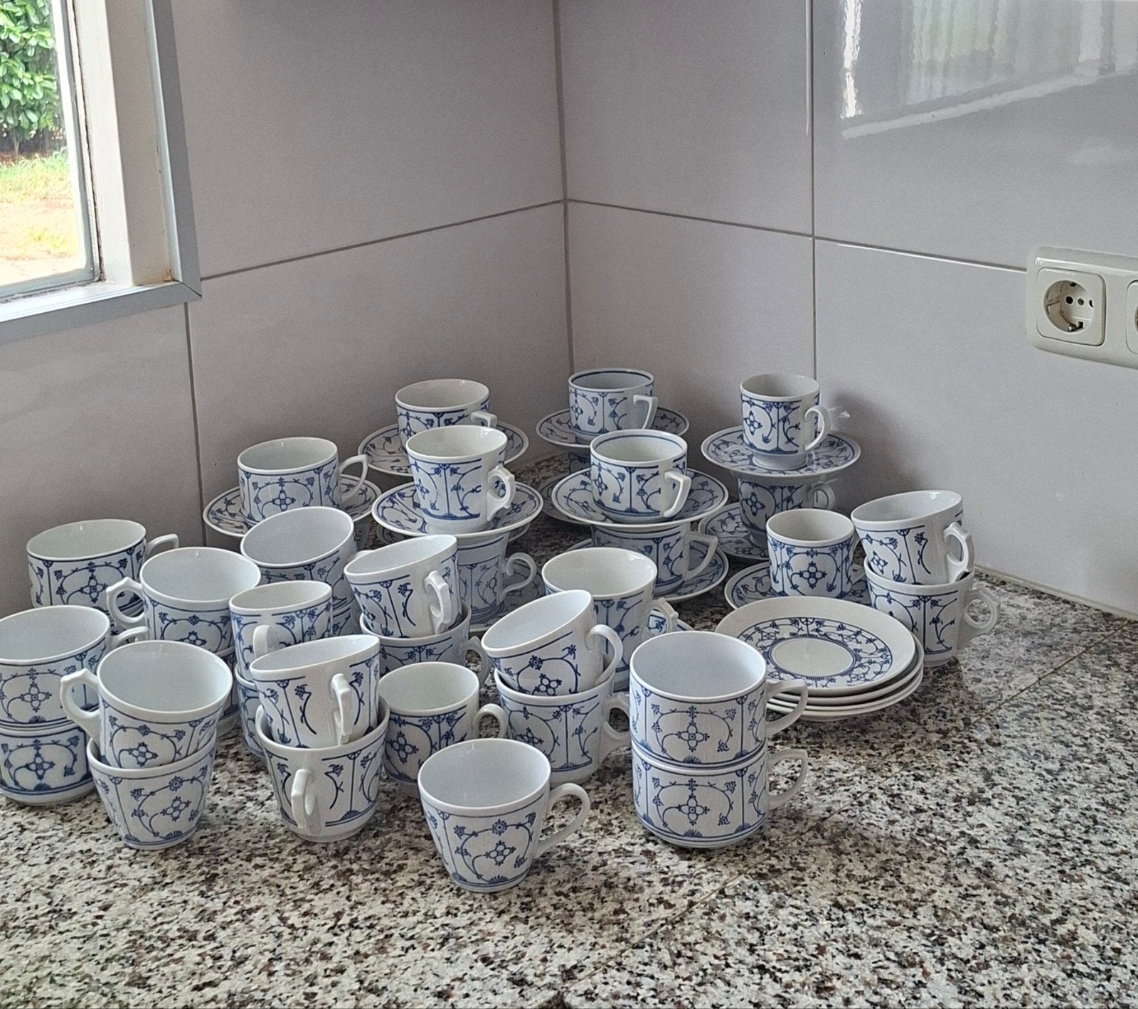 aanvulling ,, Blauw Saks" servies, Ophalen, Overige stijlen, Kop(pen) en/of Schotel(s)