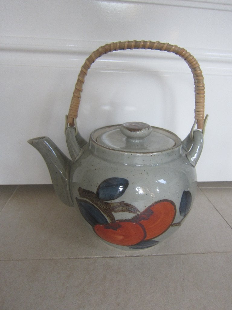 Japanse aardewerk theepot met cherry design rieten hengsel, Overige merken, Overige typen, Ophalen of Verzenden, Zo goed als nieuw