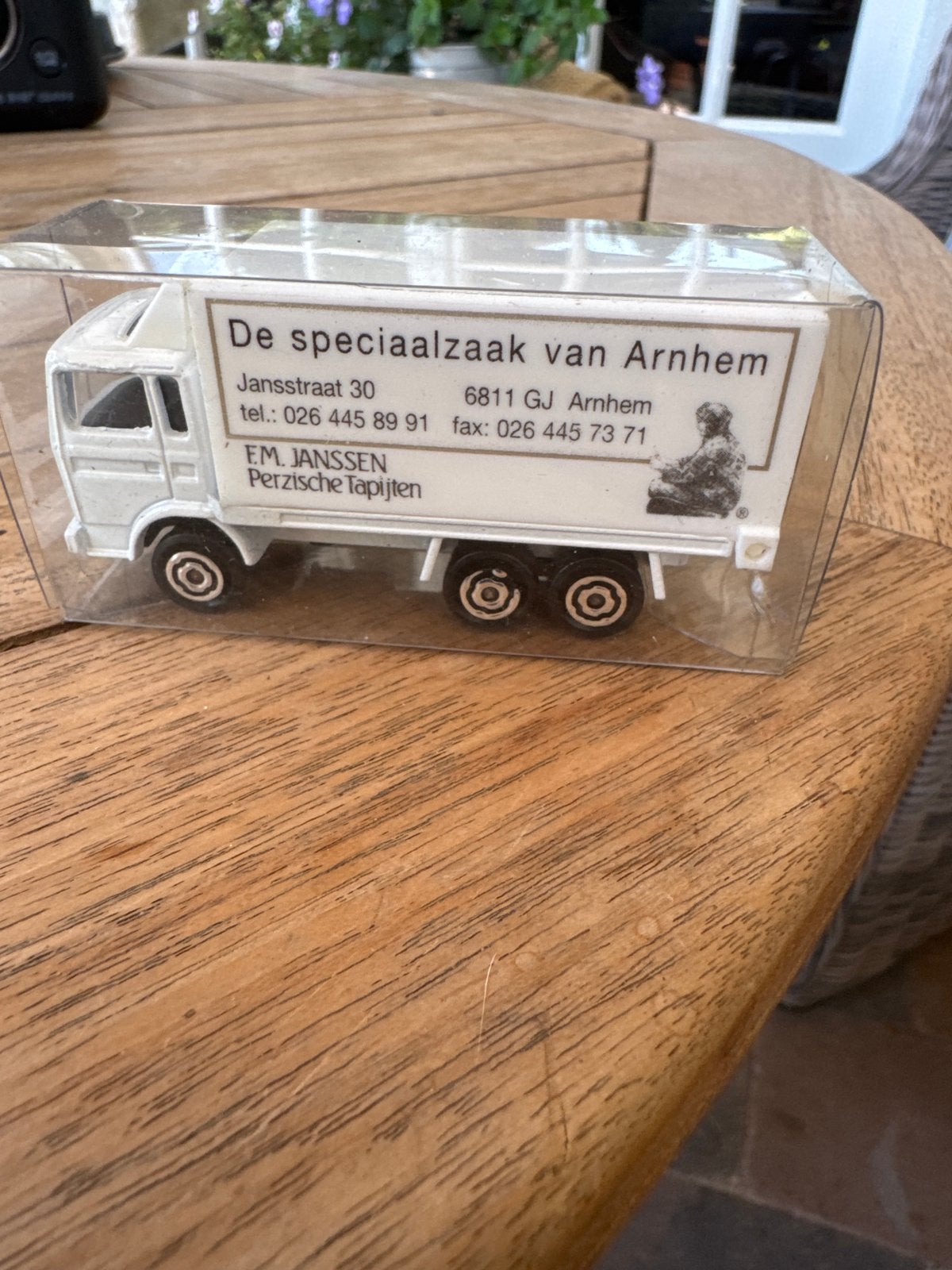 Miniatuur vrachtwagen 'De speciaalzaak van Arnhem', Ophalen of Verzenden, Zo goed als nieuw, 1:50 of kleiner, Truck