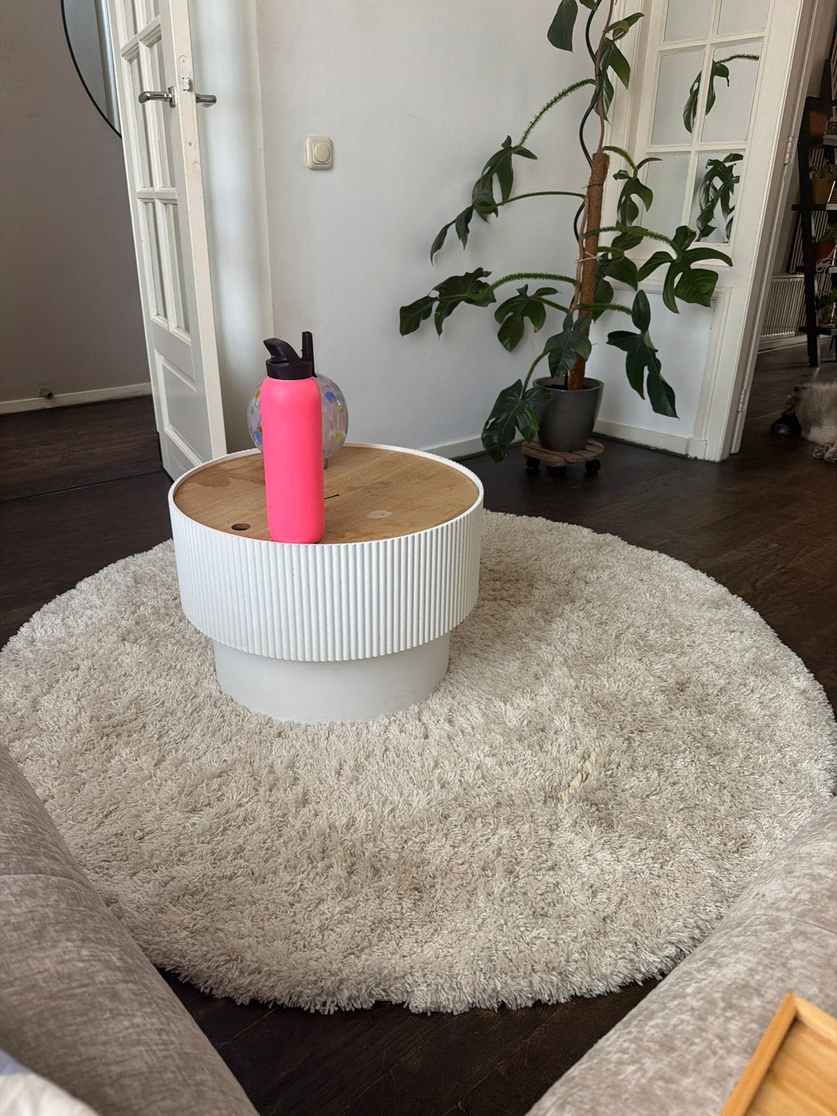 Rond crèmekleurig vloerkleed, hoogpolig, Huis en Inrichting, Stoffering | Tapijten en Kleden, Gebruikt, 100 tot 150 cm, Rond, Ophalen of Verzenden