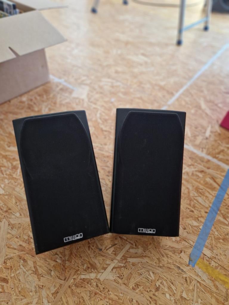 Mission speakers met muurbeugels, Ophalen, 60 tot 120 watt, Front, Rear of Stereo speakers, Overige merken