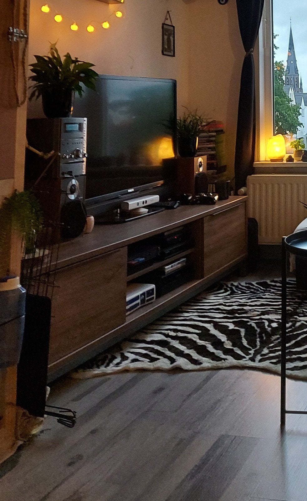 TV-meubel Matthias – Leen Bakker – acaciakleur – 1854448 c, Ophalen, 150 tot 200 cm, Zo goed als nieuw, Tijdloos