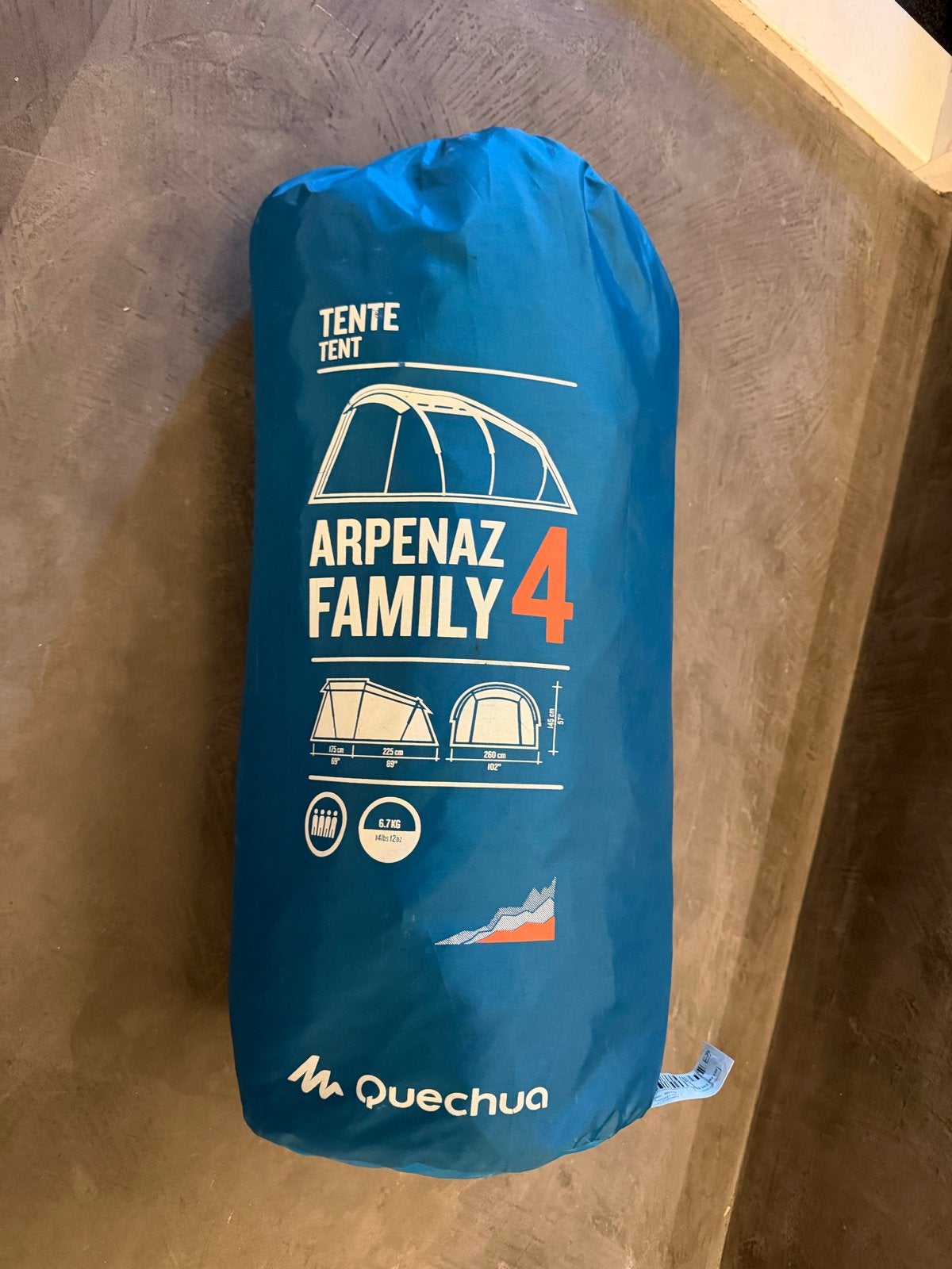 Quechua Arpenaz Family 4 Tent - 4-persoons tent, Caravans en Kamperen, Ophalen of Verzenden, Zo goed als nieuw, Tot en met 4