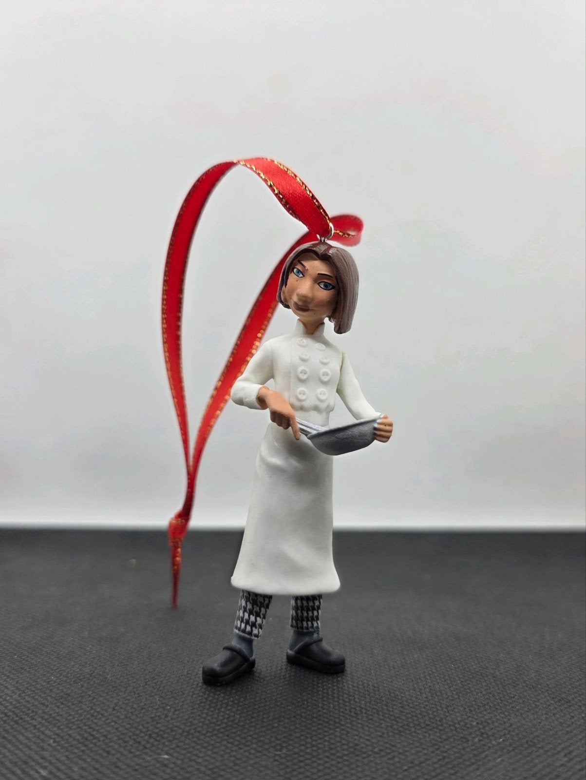 Disney Ratatouille Colette kerst ornament hanger kerstbal, Ophalen of Verzenden, Nieuw