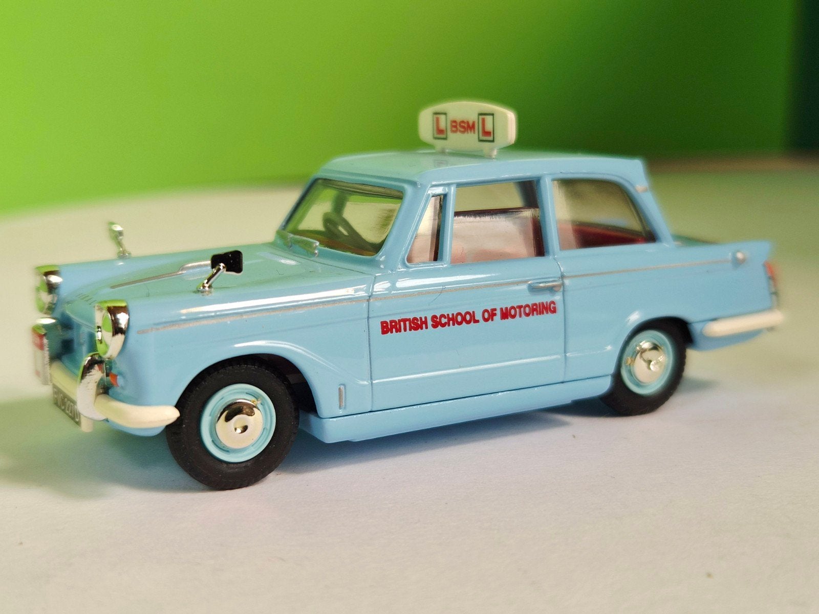 Vanguards Triumph Herald BSM rijschool auto 1:43, Ophalen of Verzenden, Zo goed als nieuw, Auto, Vanguards