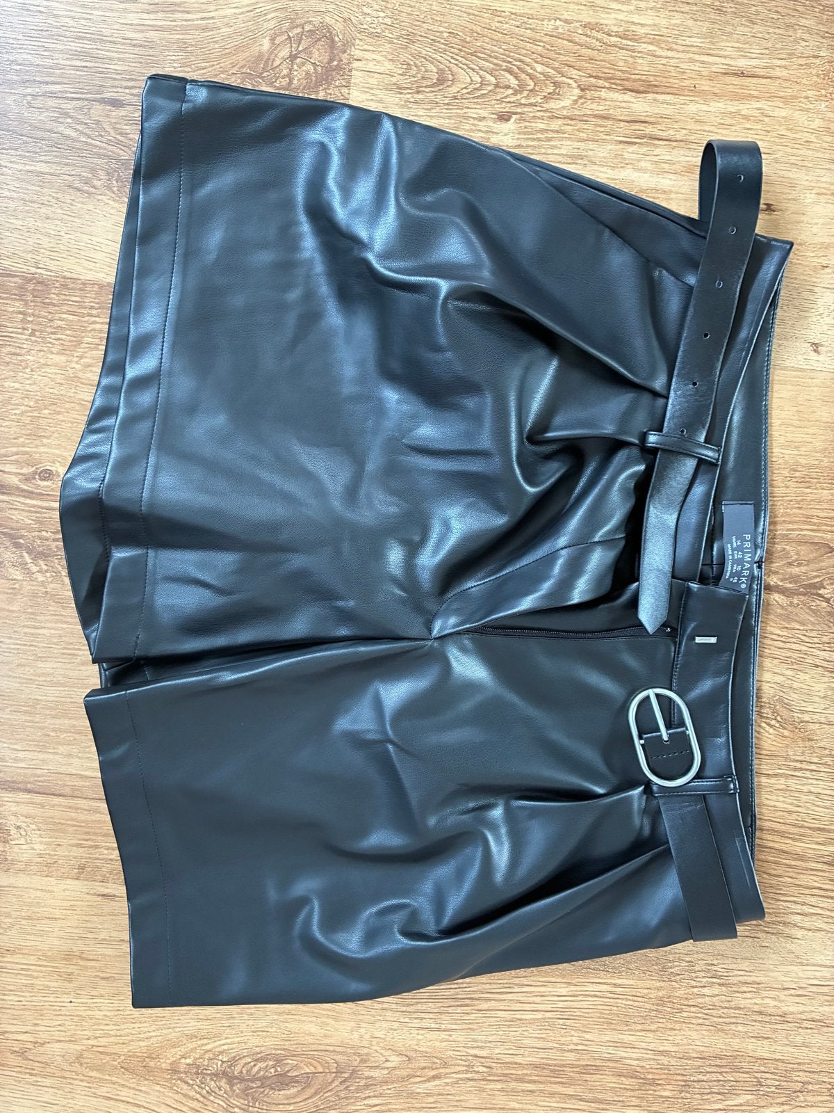 Primark Zwarte Faux Leren Shorts met Riem - Maat 42 (L), Kort, Zwart, Maat 42/44 (L), Ophalen of Verzenden