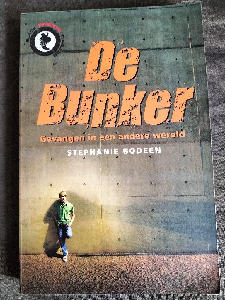 Stepanie Bodeen - De bunker / gevangen in een andere wereld, Ophalen of Verzenden, Zo goed als nieuw, Stephanie Bodeen, Fictie