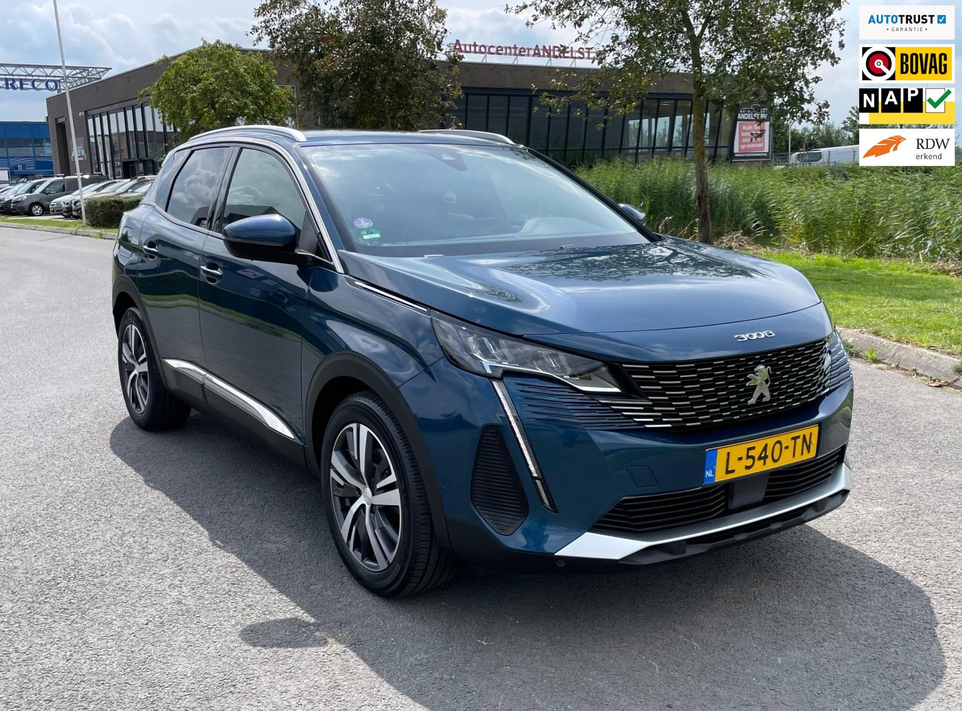Peugeot 3008 1.2 PureTech Blue Lease Allure, Trekhaak, Cam,, Auto's, Voorwielaandrijving, Gebruikt, 1199 cc, Blauw