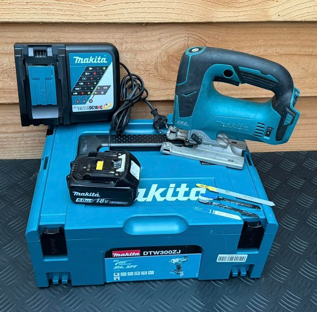 Makita DJV182 Decoupeerzaag + accu + lader in M box, Doe-het-zelf en Verbouw, Gereedschap | Zaagmachines, Decoupeerzaag, Ophalen of Verzenden