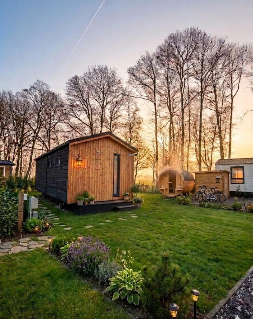 Chalet in Drenthe Inclusief Sauna aan de Bosrand te Huur!!, Caravans en Kamperen, Verhuur