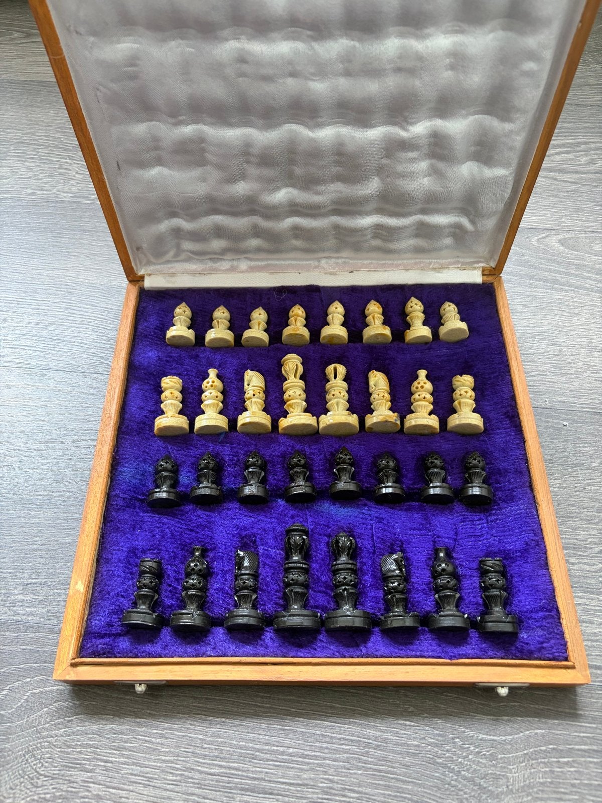 Luxe vintage schaakspel in koffer, Een of twee spelers, Ophalen of Verzenden, Gebruikt, Reisspel