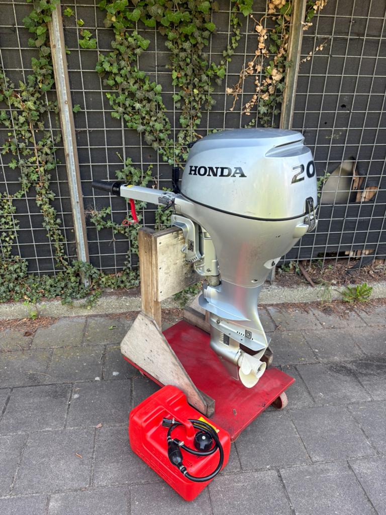 Honda 20 pk 4 takt korstaart buitenboordmotor boot motor., Watersport en Boten, Ophalen, 10 tot 30 pk, Gebruikt, Viertaktmotor
