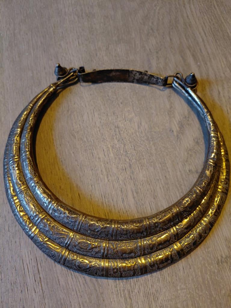 Miao ketting, Ophalen of Verzenden, Gebruikt, Goud, Overige materialen