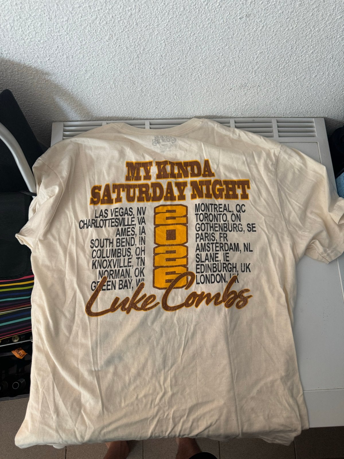 Luke Combs 'My Kinda Saturday Night' Tour T-shirt, Ophalen of Verzenden, Zo goed als nieuw, Maat 52/54 (L), Beige