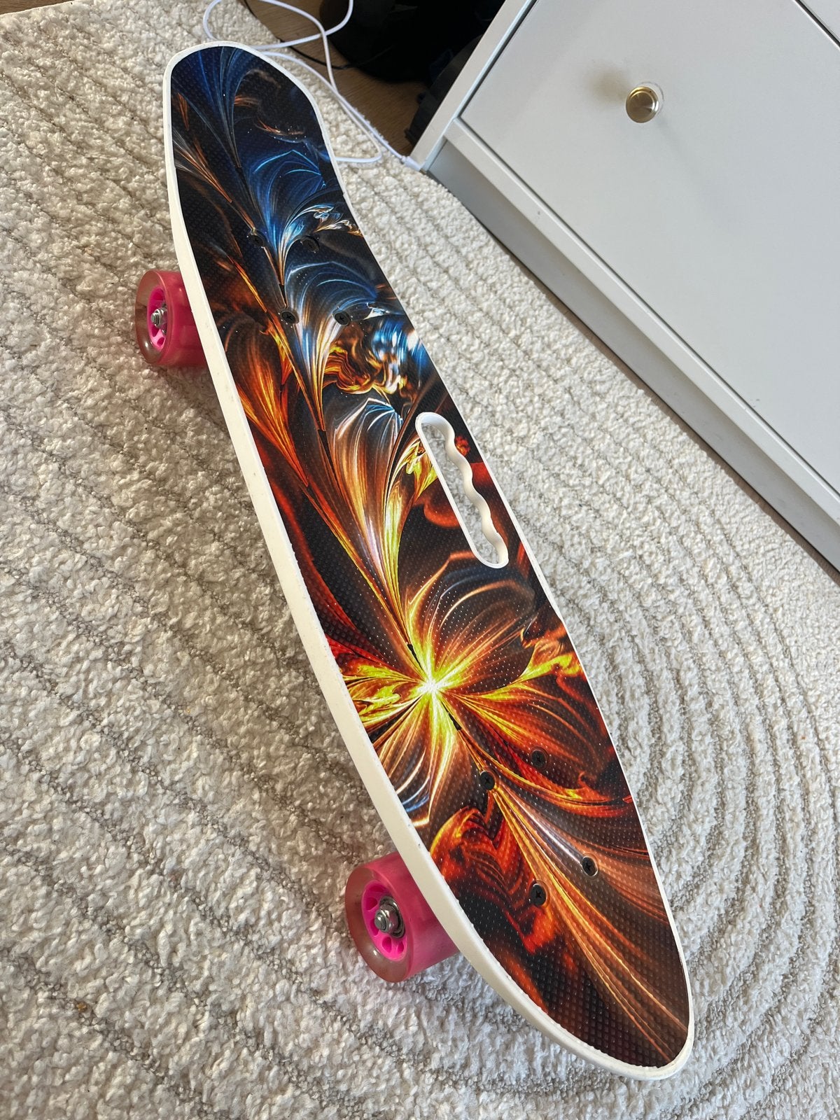 Skateboard met levendig design en roze wielen, Ophalen of Verzenden, Zo goed als nieuw, Skateboard