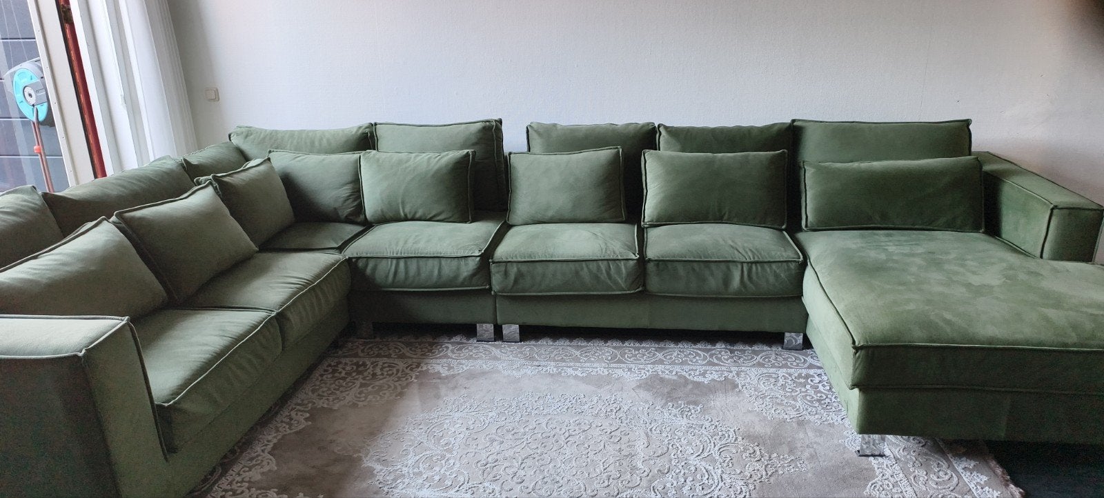 Grote groene hoekbank met lounge, Huis en Inrichting, Ophalen, 100 tot 125 cm, Hoekbank, 300 cm of meer