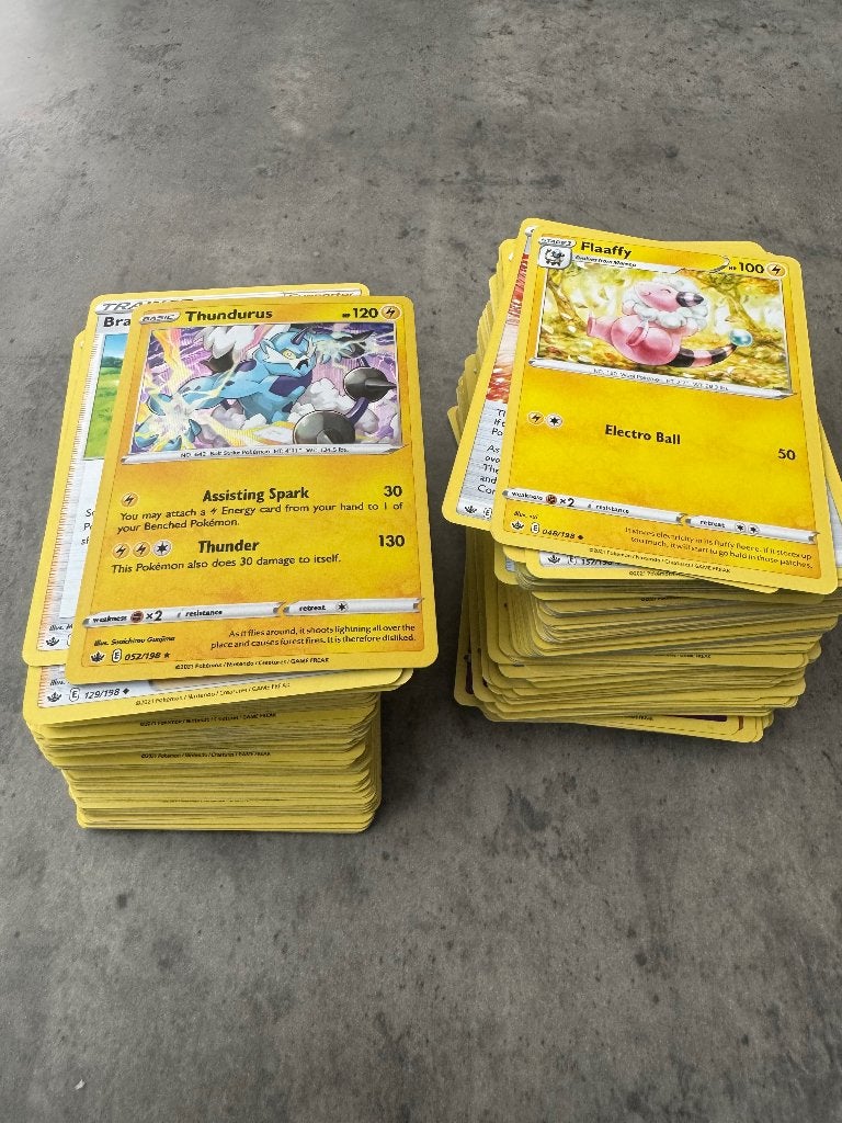 Pokemon Chilling Reign bulk, Ophalen of Verzenden, Zo goed als nieuw, Meerdere kaarten, Foil