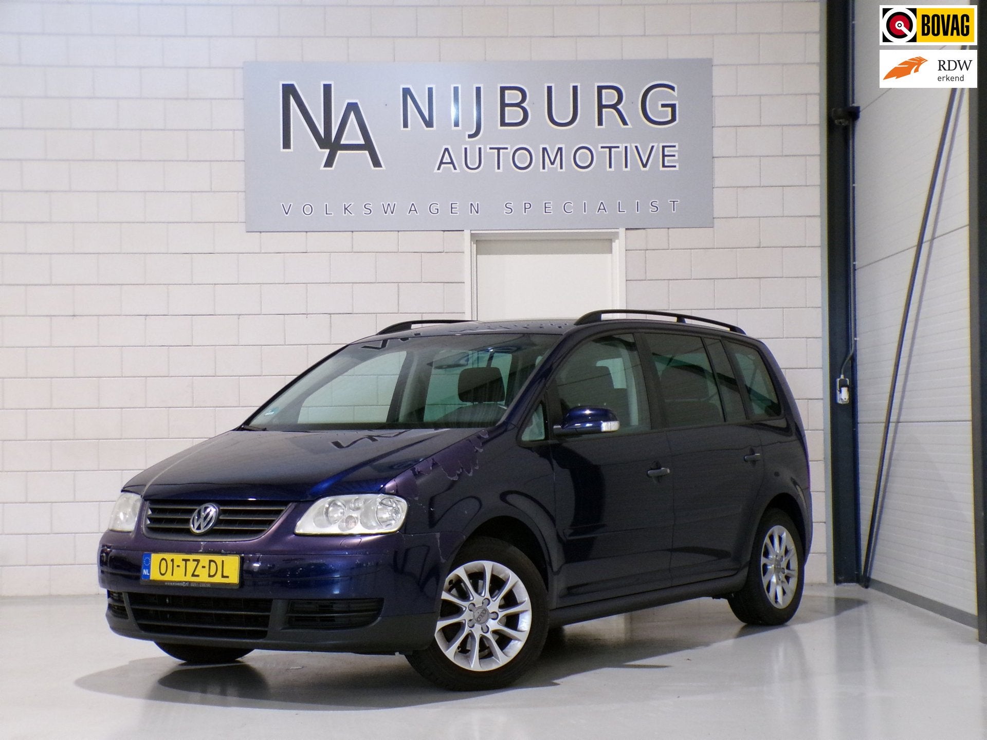 Volkswagen Touran 1.6 Athene 7P. "7 Persoons" Nieuwe-APK ! A, Auto's, Voorwielaandrijving, Stof, Gebruikt, 4 cilinders
