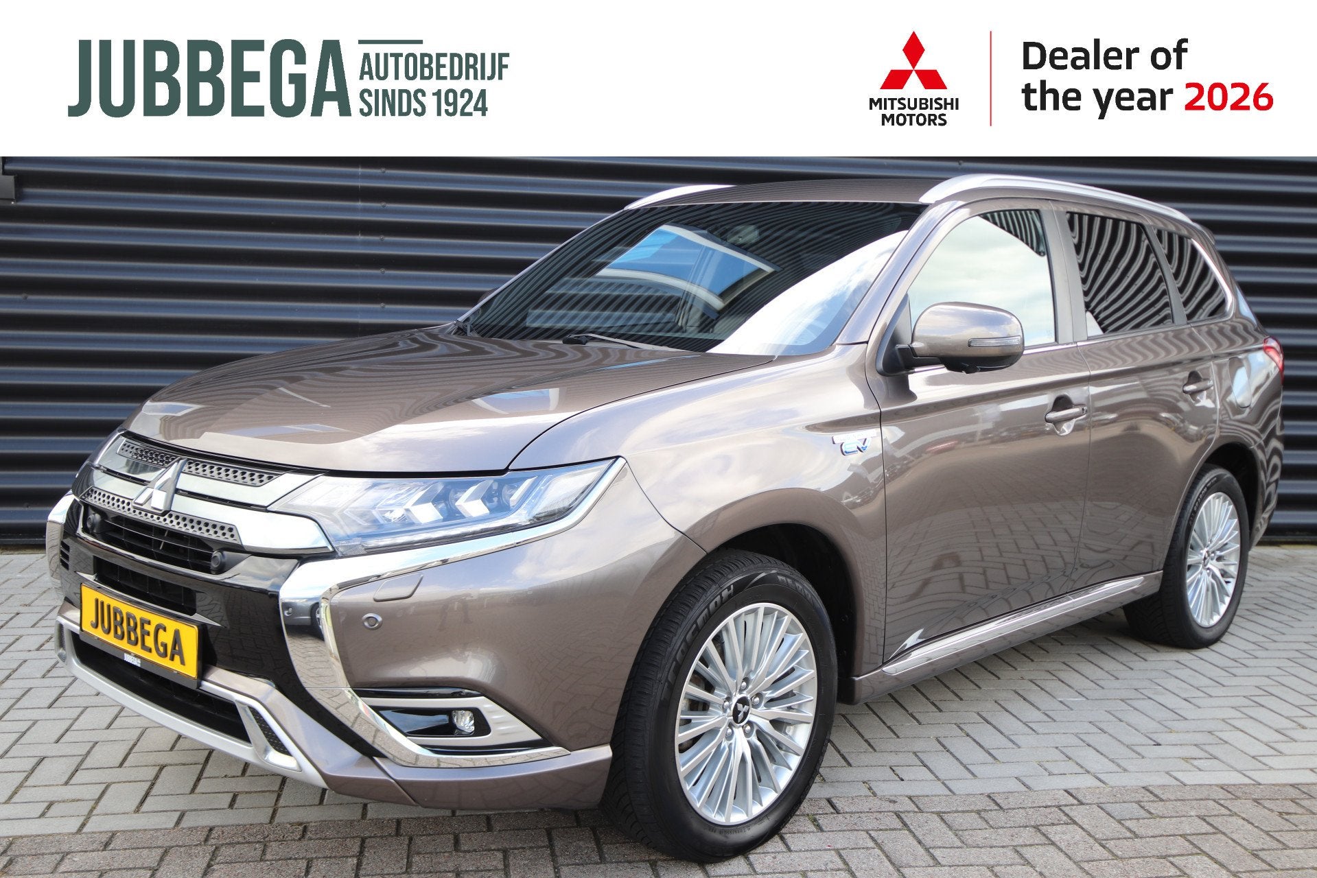 Mitsubishi Outlander 2.4 PHEV Instyle 1e eigenaar dealer o.h, Auto's, Automaat, Zwart, 4 cilinders, Bedrijf