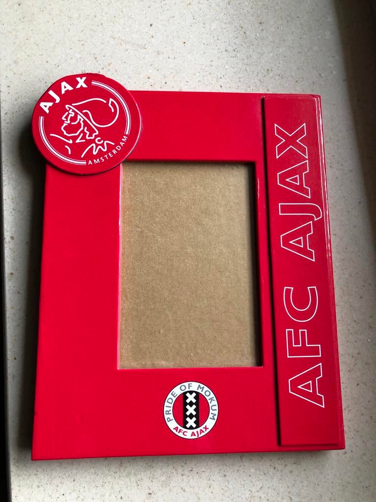 Ajax fotolijst - Rood met clublogo, Ophalen of Verzenden, Zo goed als nieuw, Hout, Minder dan 50 cm