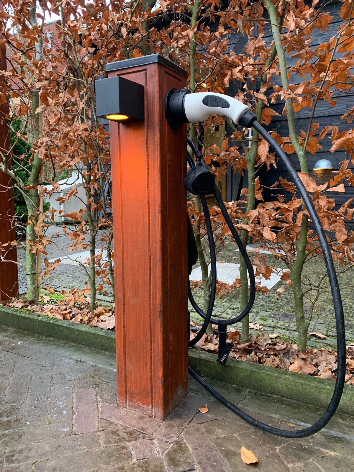 Zelfgemaakte laadpaal voor Hybride auto's, Ophalen, Gebruikt, Laadpaal