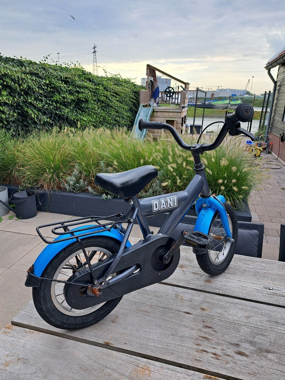 Kinderfietsje 12 inch met zijwieltjes, Fietsen en Brommers, Ophalen, Gebruikt, Minder dan 16 inch, Zijwieltjes