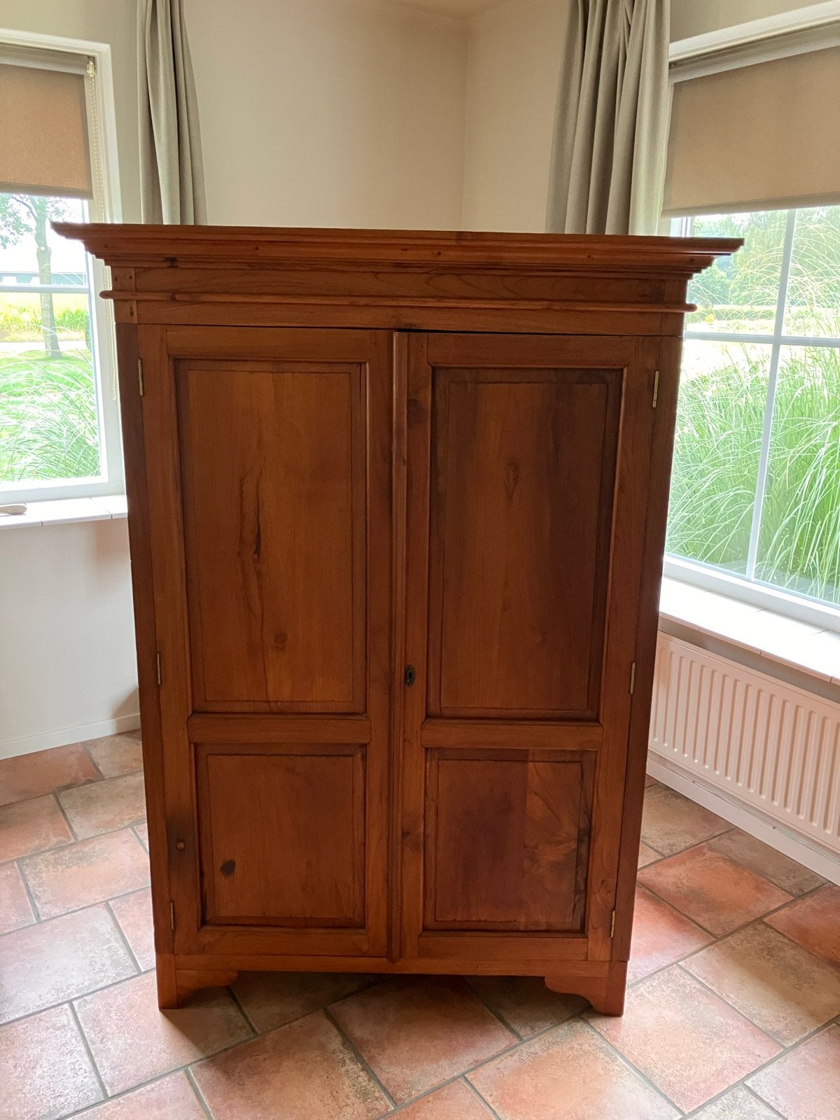 Houten (Computer ) kast met uitschuifbaar blad, Ophalen
