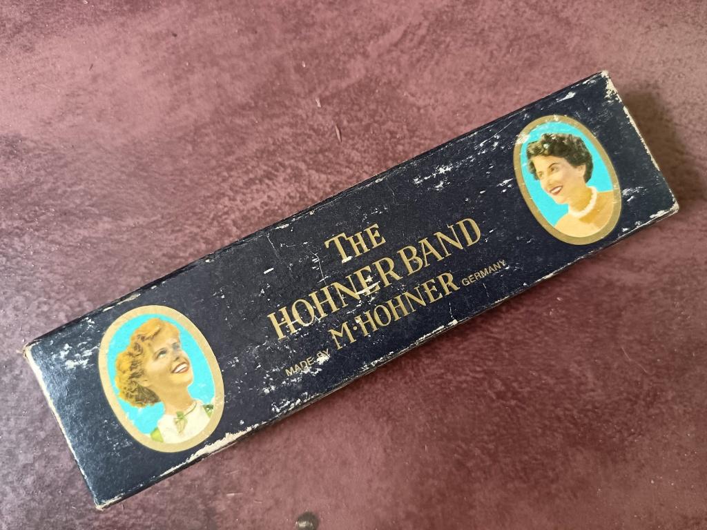 HOHNER THE HOHNERBAND - C en HOHNER SUPER CHROMATICA - C, Ophalen of Verzenden, Gebruikt, C-mondharmonica