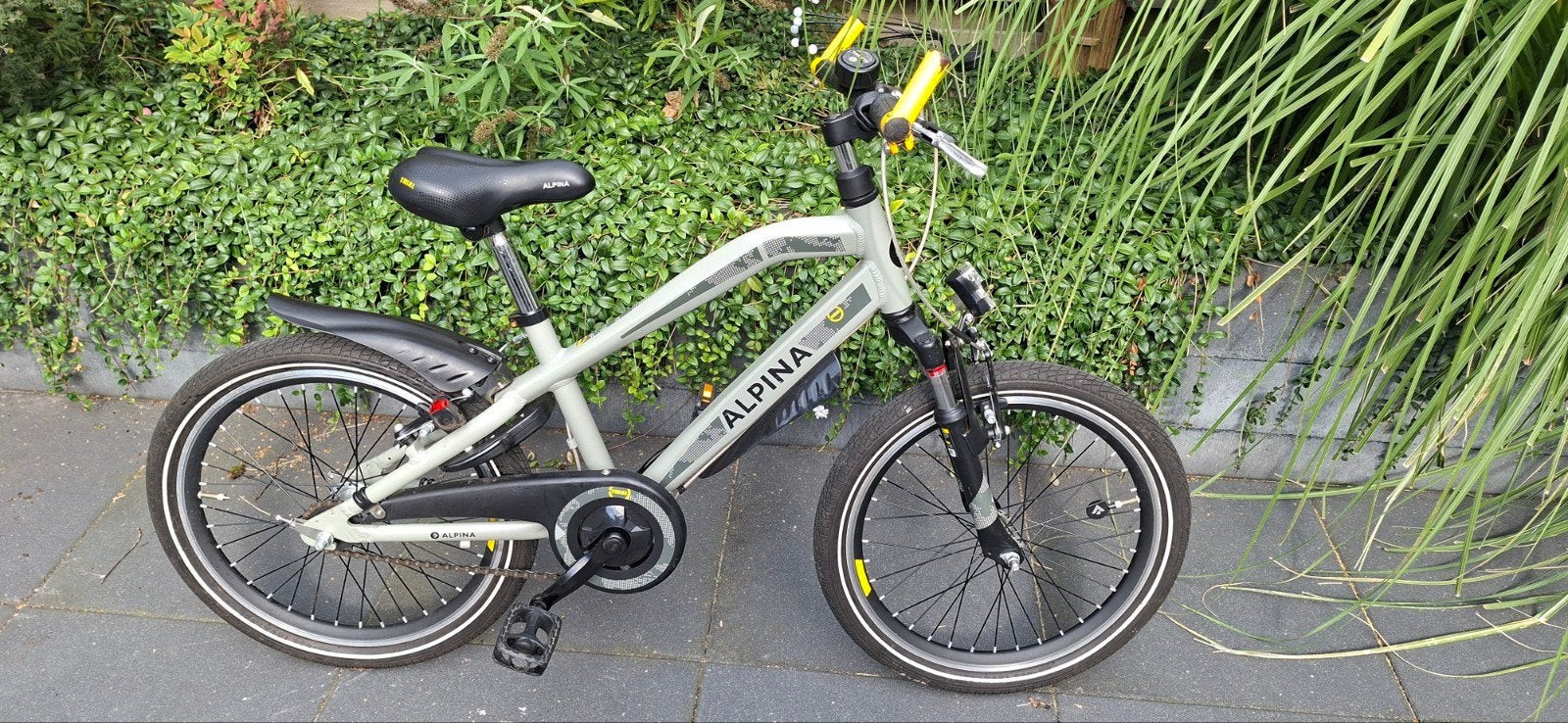 Alpina Trial kinderfiets 22 inch - INCL FACTUUR, Fietsen en Brommers, Ophalen, Alpina, Zo goed als nieuw, Terugtraprem
