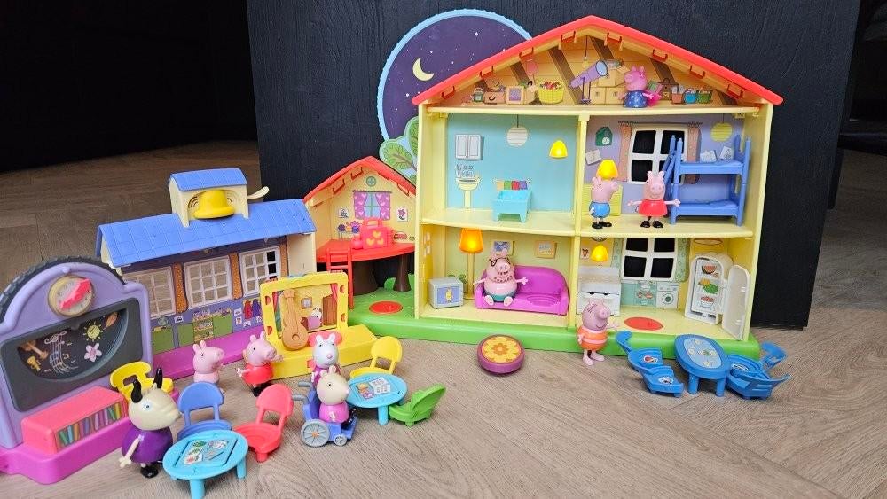 Peppa Pig huis met toebehoren, Ophalen of Verzenden