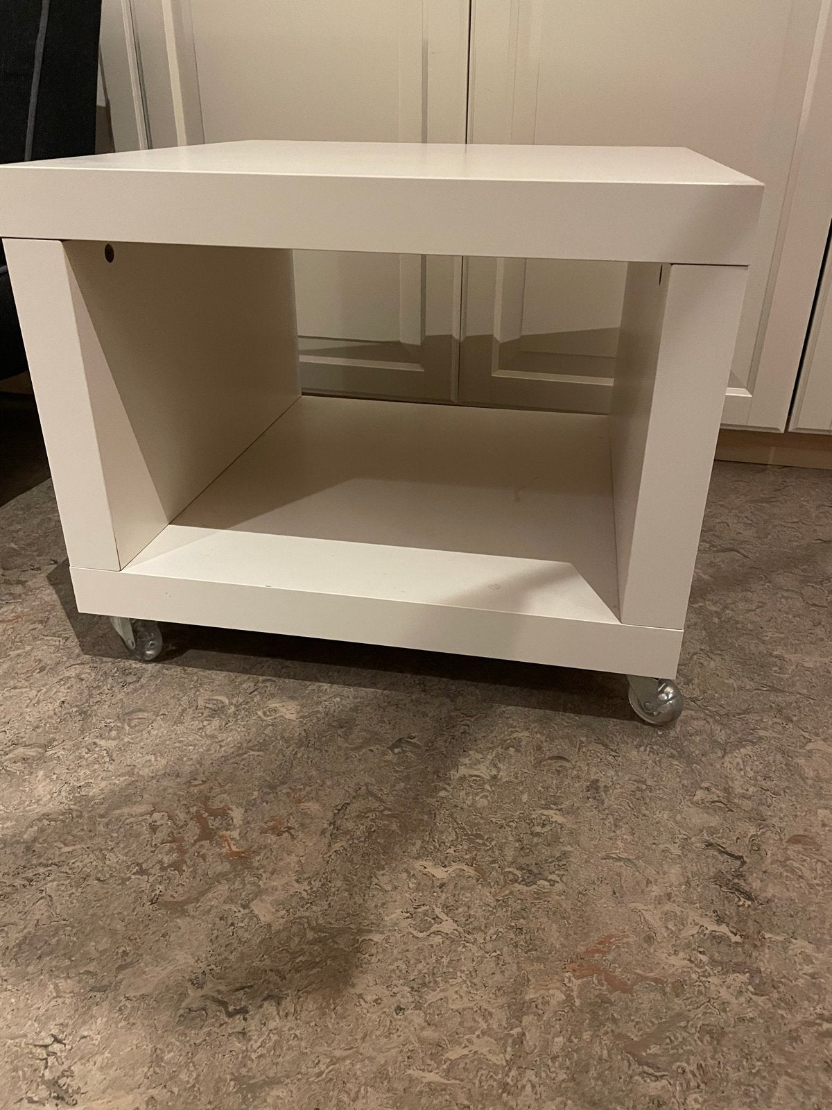 IKEA Bijzettafel op wieltjes, 55x55x45 cm, prima staat, Ophalen, Minder dan 45 cm, Gebruikt, Vierkant