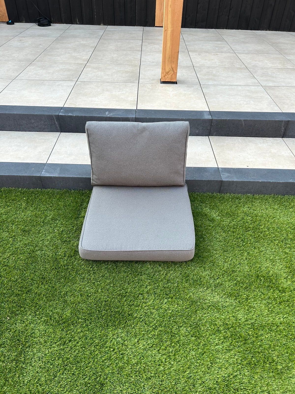 16 delig Comfortabel Madison loungekussen in Grey, Ophalen, Zo goed als nieuw
