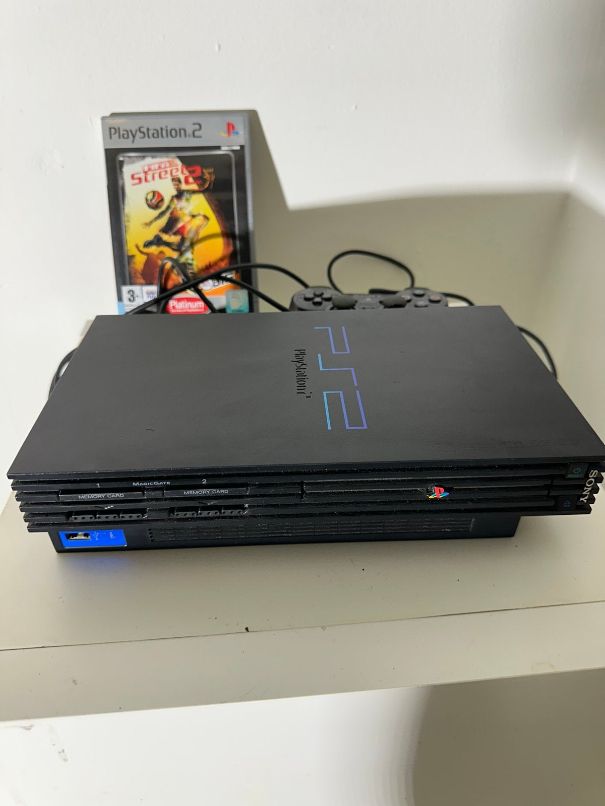 Sony PlayStation 2 (PS2) met FIFA Street 2 en controller, Gebruikt, 2 spelers, Eén computer, Ophalen of Verzenden