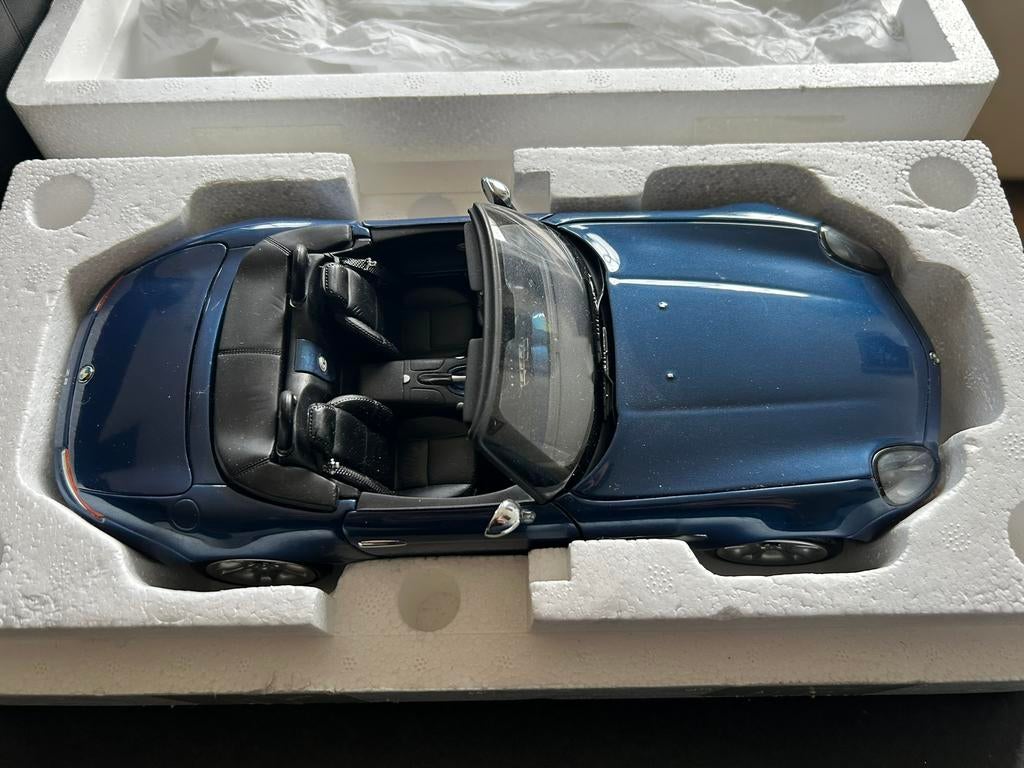 BMW Z8 Kyosho 1:18 blauw (moeilijke vindbare kleur), Hobby en Vrije tijd, Modelauto's | 1:18, Ophalen of Verzenden, Zo goed als nieuw