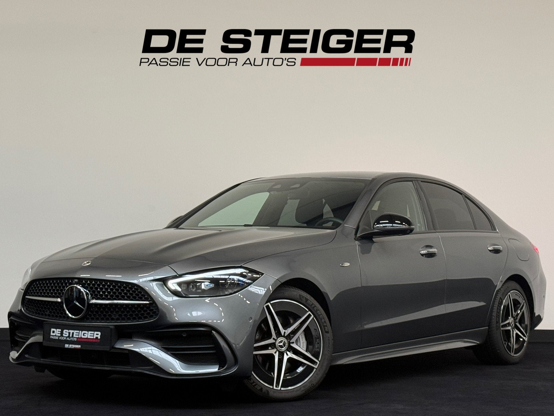 Mercedes-Benz C-klasse 300 e AMG Memory Distronic Massage Di, Auto's, Automaat, Achterwielaandrijving, Gebruikt, Zwart