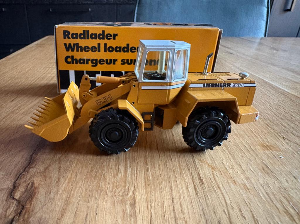 Conrad 1/50 2887 Liebherr L531 Shovel, Hobby en Vrije tijd, Modelauto's | 1:50, Ophalen of Verzenden, Nieuw, Hijskraan, Tractor of Landbouw