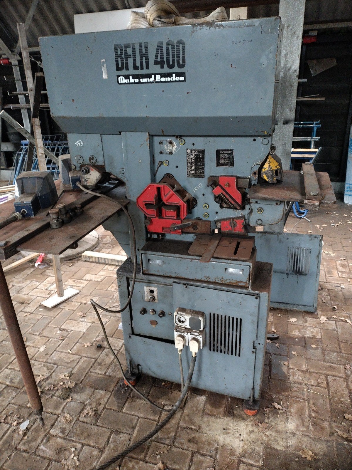 Mubea en Bender BFLH 400 Pons- en Knipschaar, Ophalen