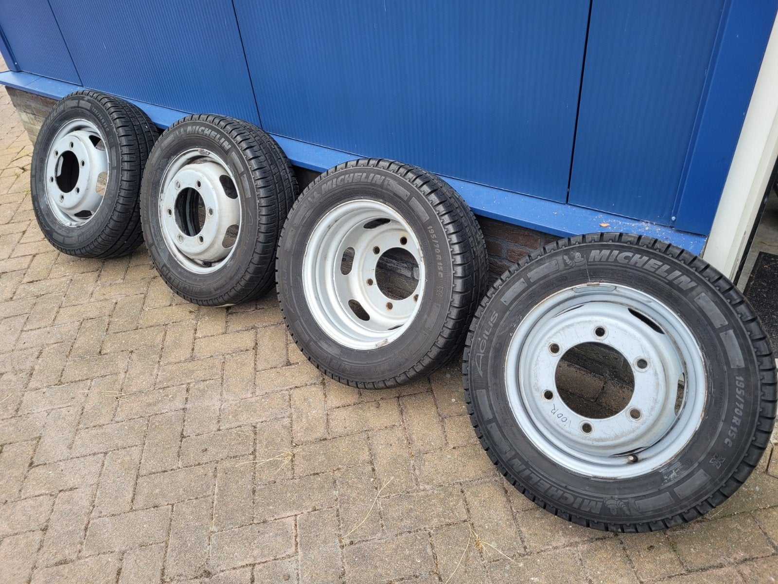 Mercedes sprinter dubbellucht velgen  nieuwe Michelin banden, Auto-onderdelen, Ophanging en Onderstel, Ophalen, Nieuw